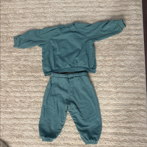 H&M 18 Month Set - Picture 2 of 4